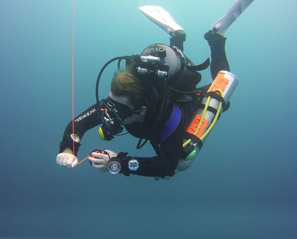 How to use a surface marker buoy - Scuba Fusion Dive Center